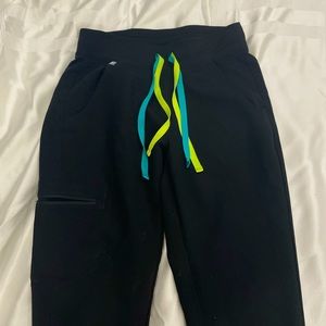 Figs Womena black jogger scrubs size XS regular fit